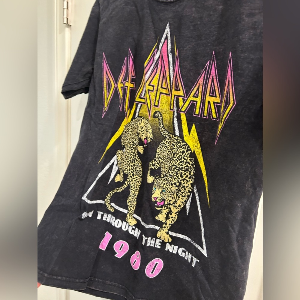 Def Leppard tee Size Small - Picture 3 of 4